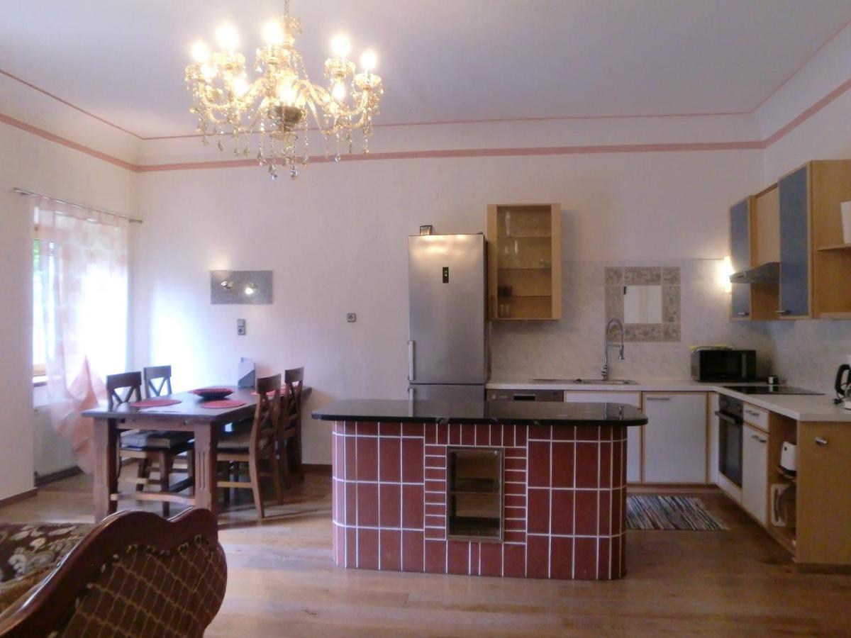 Garten- & Loggia-Appartement Herrenhaus Dellach im Drautal Exteriör bild