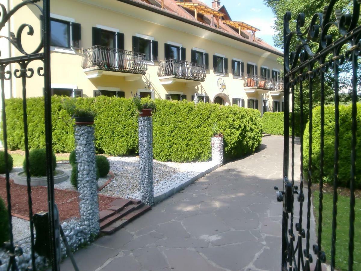 Garten- & Loggia-Appartement Herrenhaus Dellach im Drautal Exteriör bild