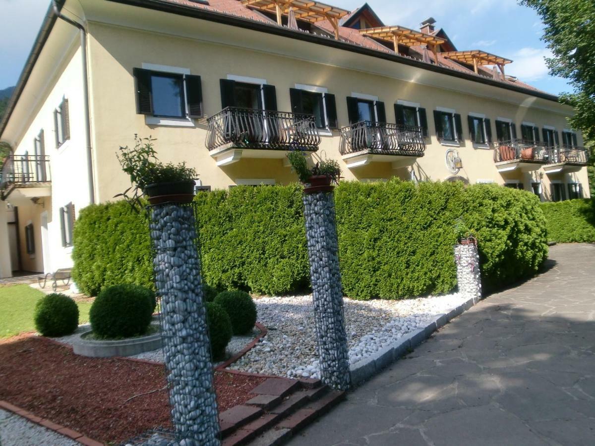 Garten- & Loggia-Appartement Herrenhaus Dellach im Drautal Exteriör bild