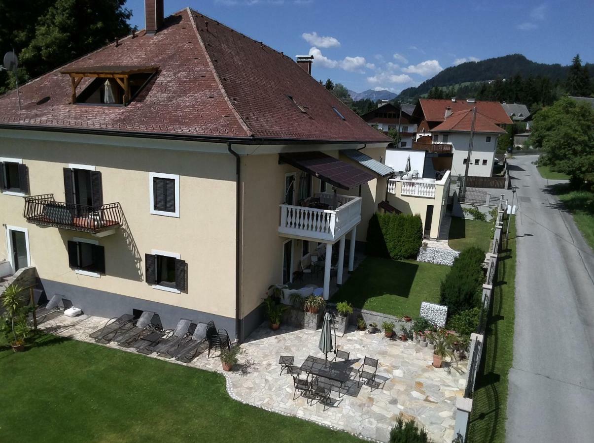 Garten- & Loggia-Appartement Herrenhaus Dellach im Drautal Exteriör bild