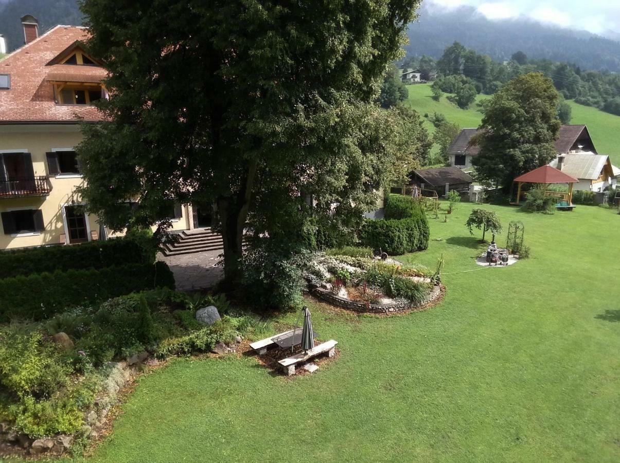 Garten- & Loggia-Appartement Herrenhaus Dellach im Drautal Exteriör bild